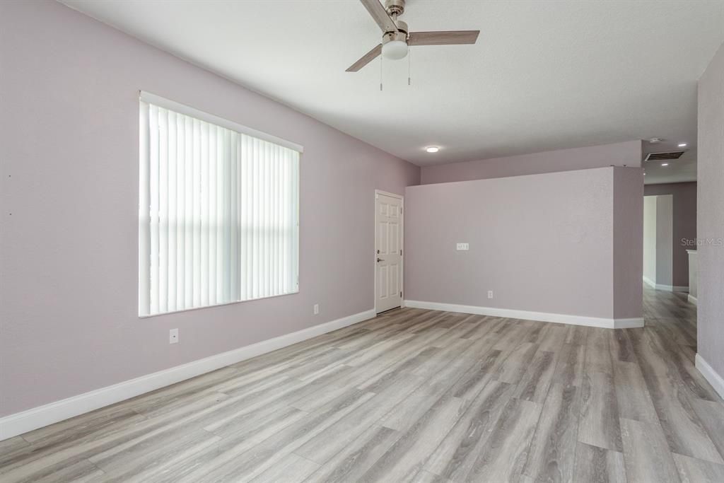 For Sale: $349,900 (2 beds, 2 baths, 1412 Square Feet)