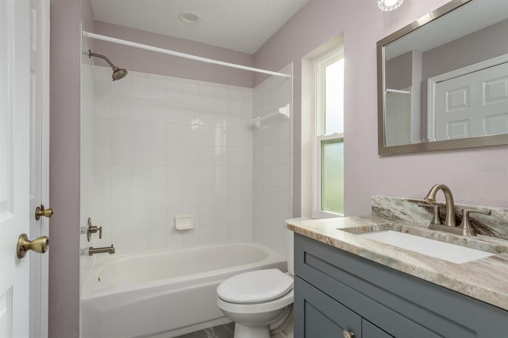 For Sale: $349,900 (2 beds, 2 baths, 1412 Square Feet)