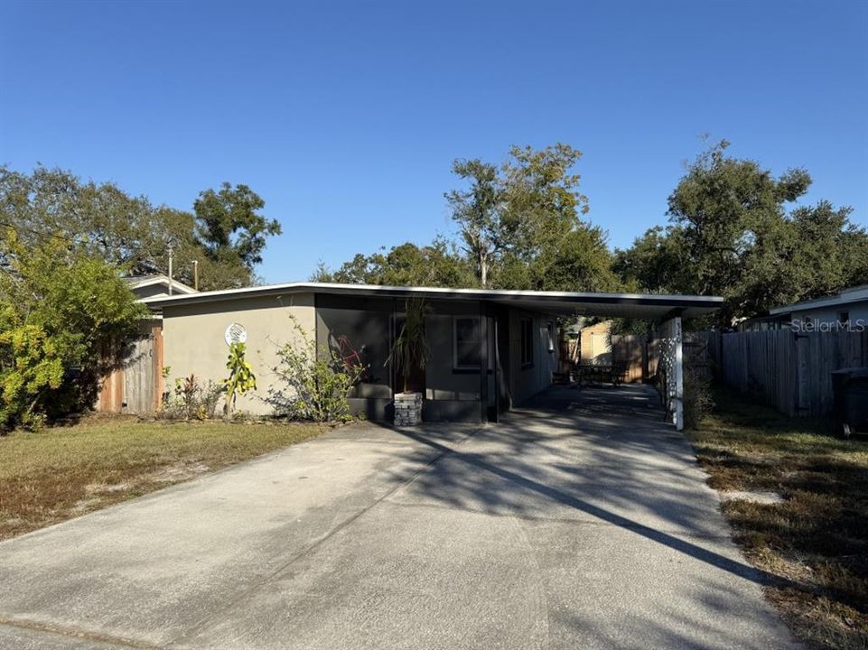 合同活跃: $349,000 (2 贝兹, 1 浴室, 864 平方英尺)