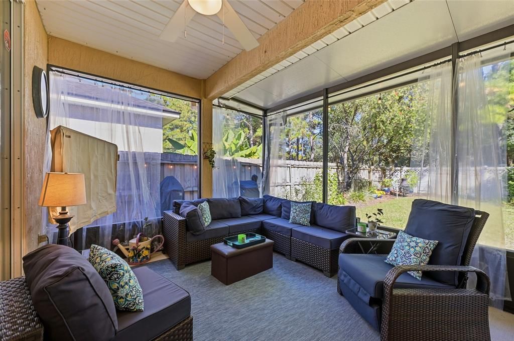 待售: $330,000 (4 贝兹, 2 浴室, 1974 平方英尺)