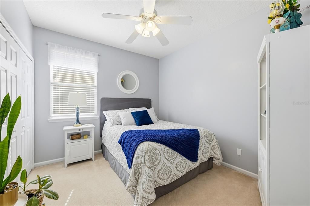 待售: $330,000 (4 贝兹, 2 浴室, 1974 平方英尺)