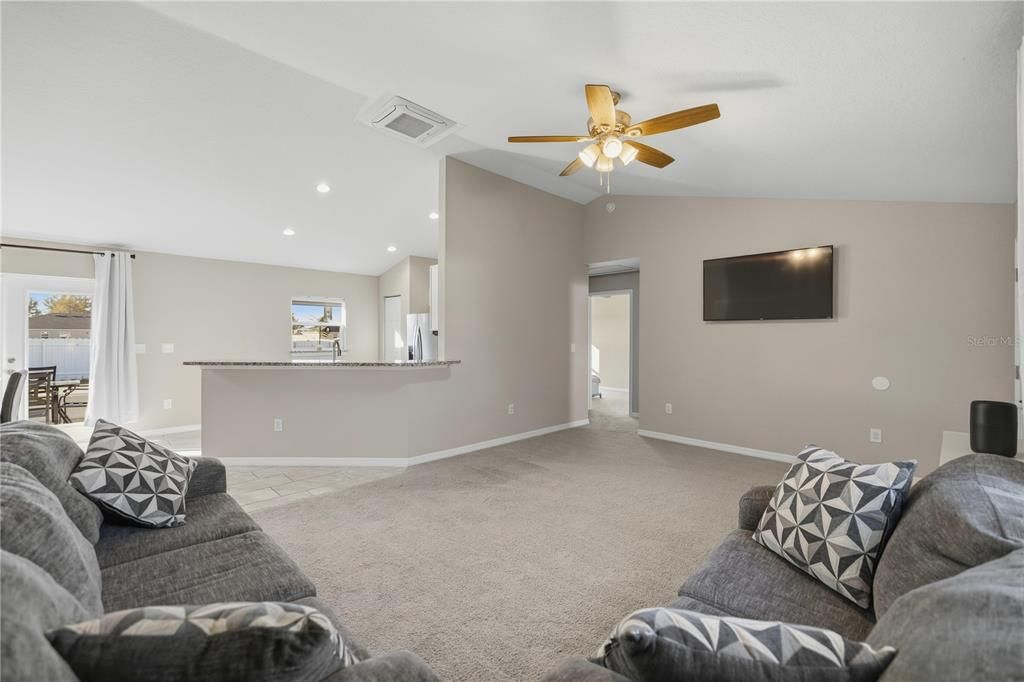 For Sale: $259,900 (3 beds, 2 baths, 1282 Square Feet)