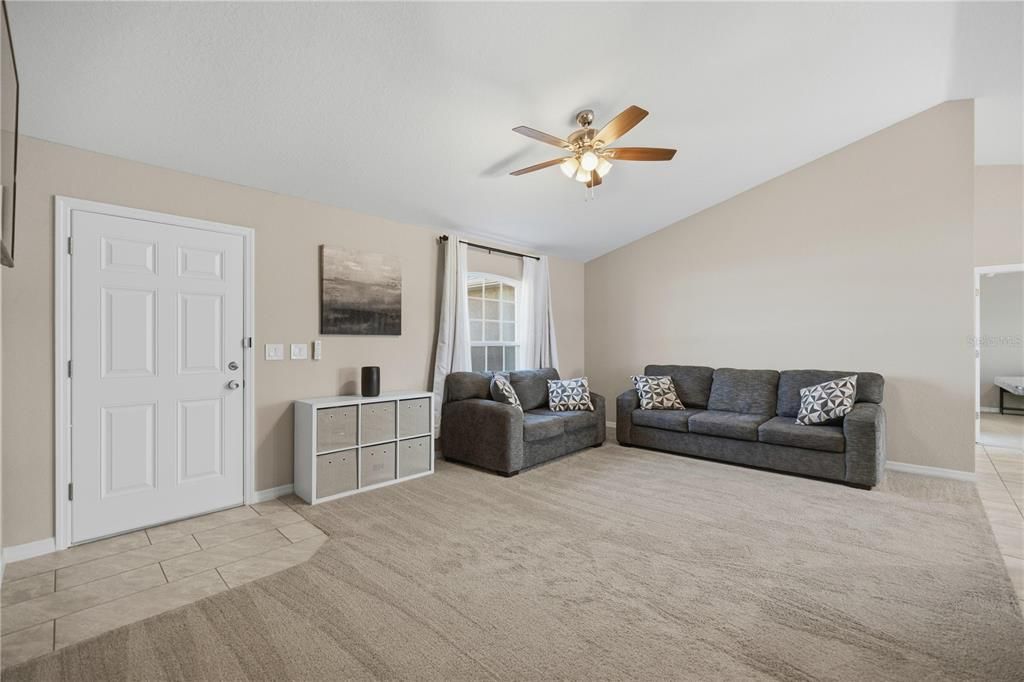 For Sale: $259,900 (3 beds, 2 baths, 1282 Square Feet)