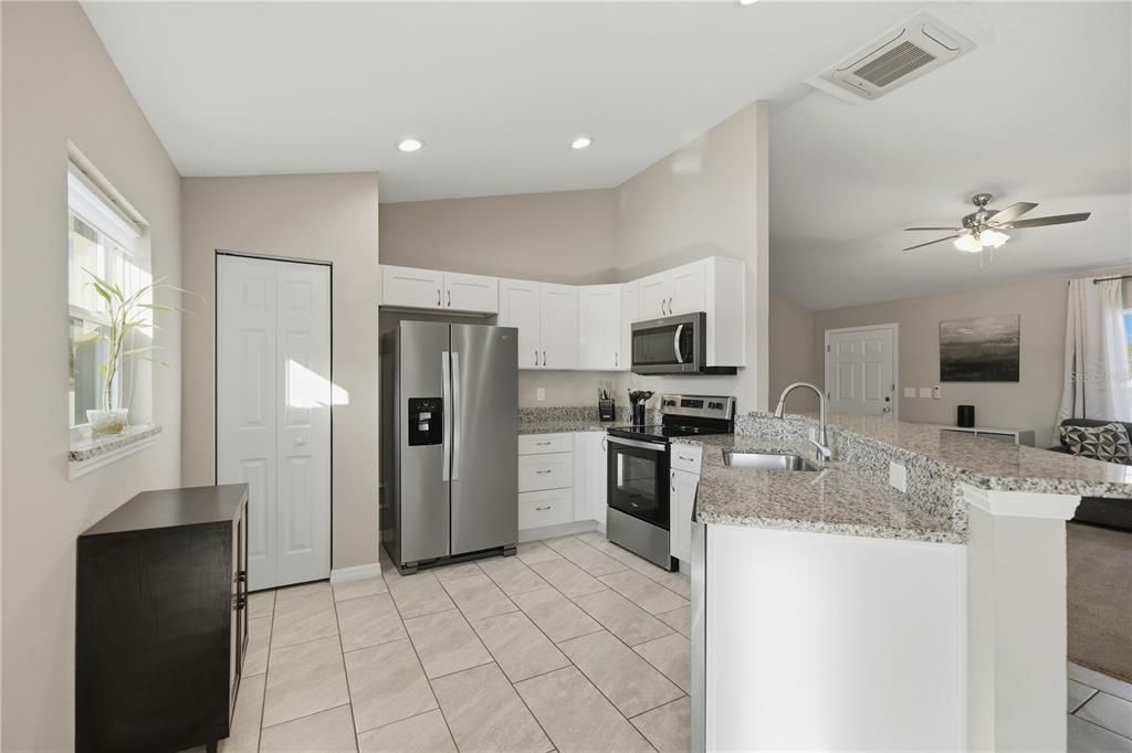 For Sale: $259,900 (3 beds, 2 baths, 1282 Square Feet)