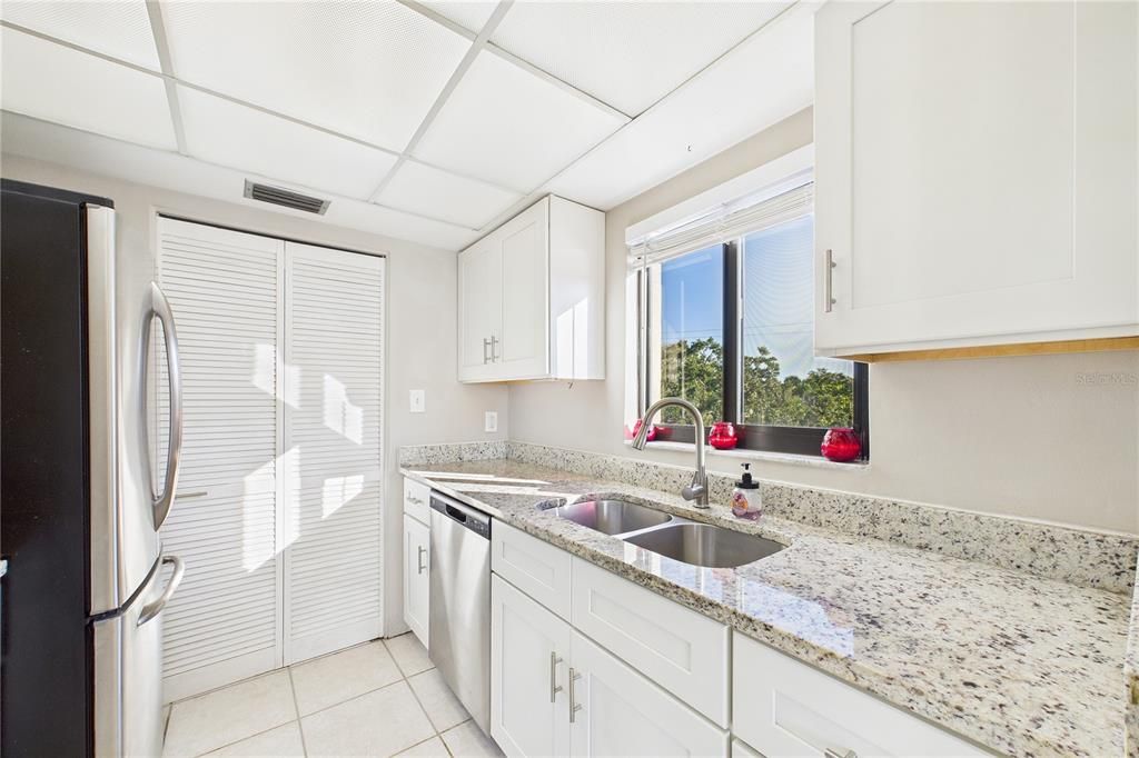 For Rent: $1,850 (2 beds, 2 baths, 1023 Square Feet)