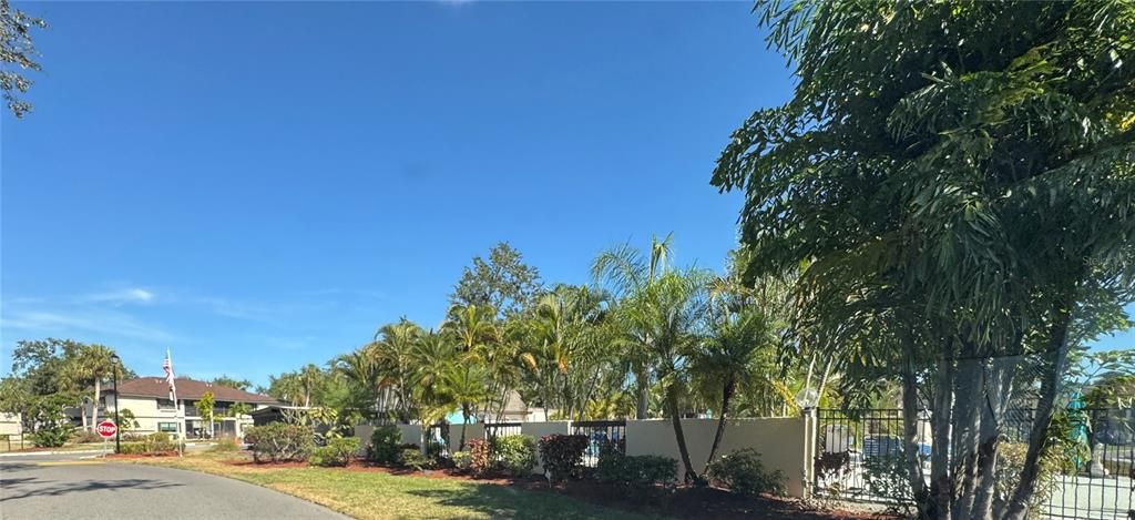 For Sale: $109,900 (2 beds, 2 baths, 838 Square Feet)