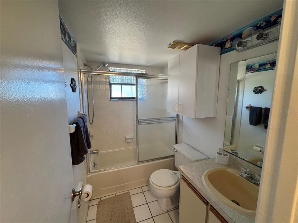 For Sale: $109,900 (2 beds, 2 baths, 838 Square Feet)