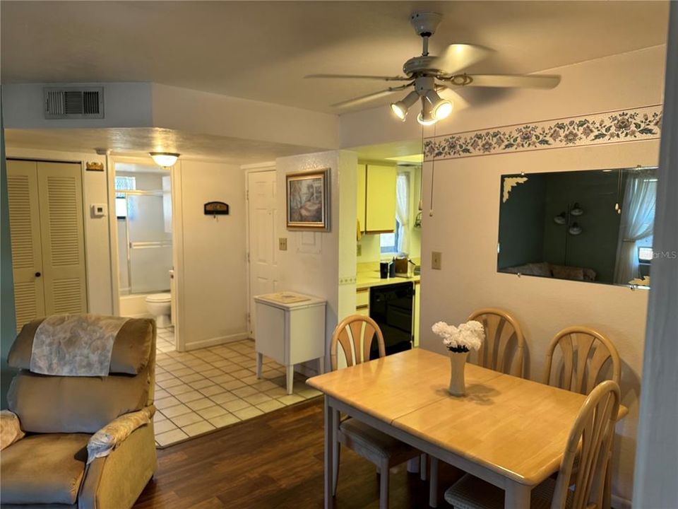 For Sale: $109,900 (2 beds, 2 baths, 838 Square Feet)