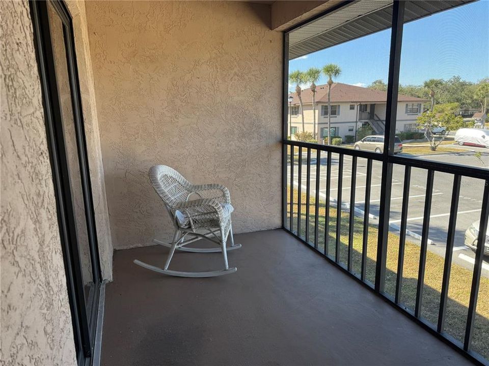 For Sale: $109,900 (2 beds, 2 baths, 838 Square Feet)