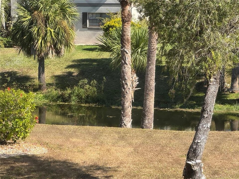 For Sale: $109,900 (2 beds, 2 baths, 838 Square Feet)