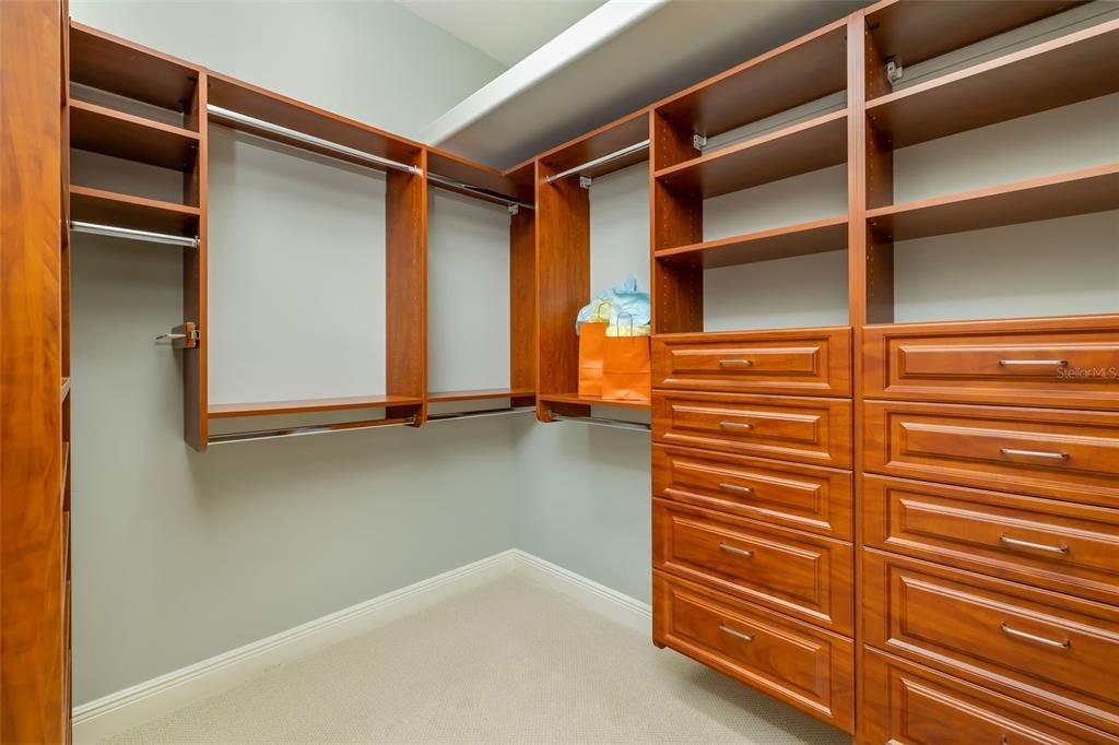 For Sale: $2,345,000 (4 beds, 4 baths, 4820 Square Feet)