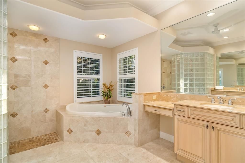 For Sale: $2,345,000 (4 beds, 4 baths, 4820 Square Feet)