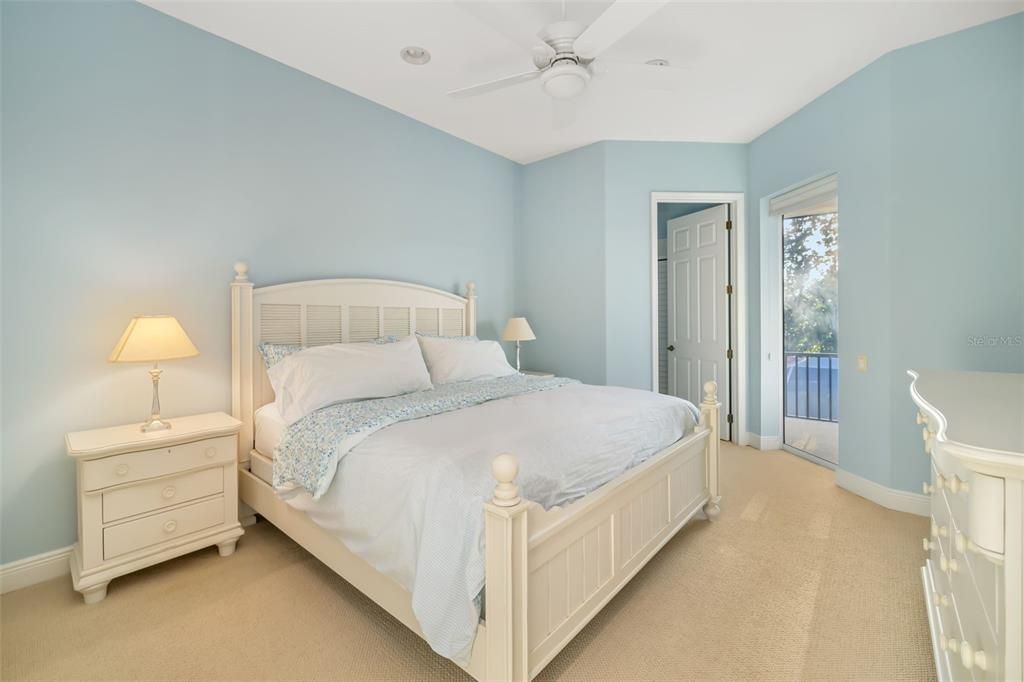 For Sale: $2,345,000 (4 beds, 4 baths, 4820 Square Feet)