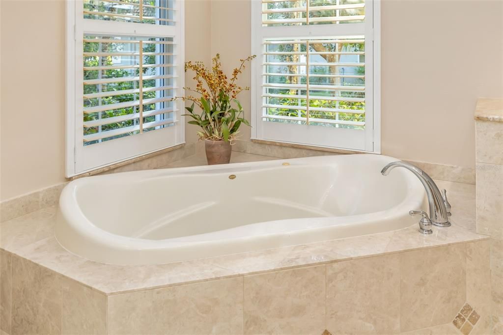 For Sale: $2,345,000 (4 beds, 4 baths, 4820 Square Feet)