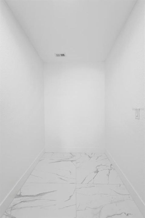 En Venta: $719,900 (4 camas, 3 baños, 2676 Pies cuadrados)