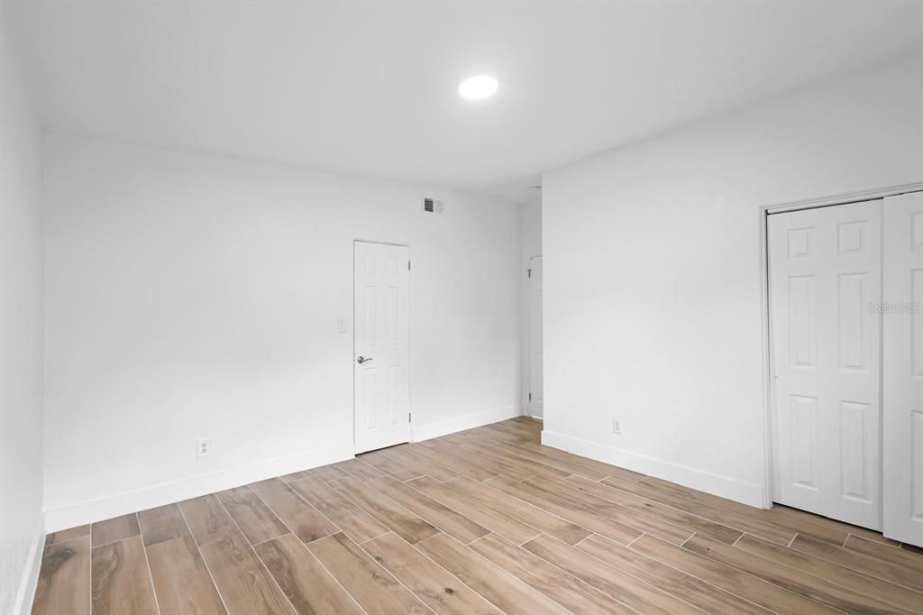 En Venta: $719,900 (4 camas, 3 baños, 2676 Pies cuadrados)