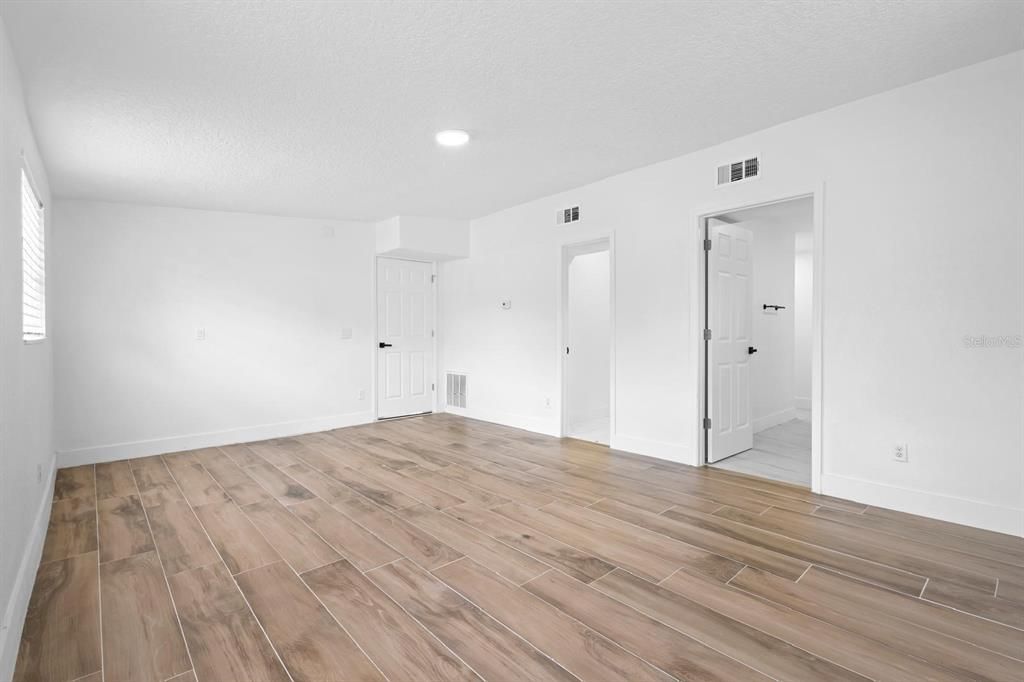 En Venta: $719,900 (4 camas, 3 baños, 2676 Pies cuadrados)