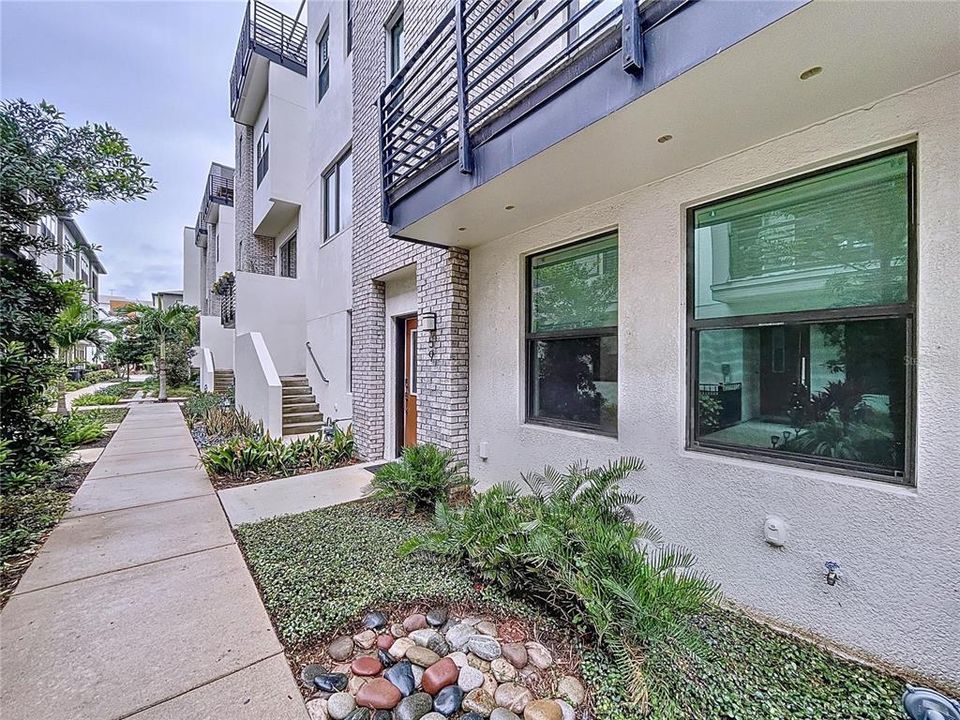 На продажу: $689,000 (3 спален, 3 ванн, 2038 Квадратных фут)