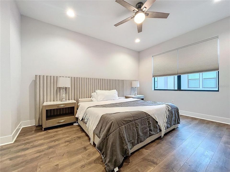 На продажу: $689,000 (3 спален, 3 ванн, 2038 Квадратных фут)