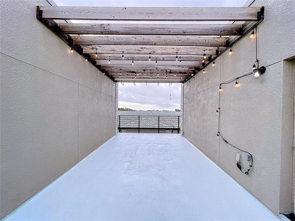 На продажу: $689,000 (3 спален, 3 ванн, 2038 Квадратных фут)