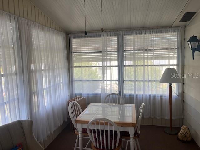 待售: $175,000 (2 贝兹, 2 浴室, 1040 平方英尺)