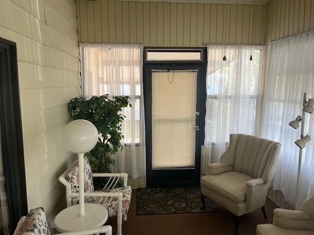 待售: $175,000 (2 贝兹, 2 浴室, 1040 平方英尺)