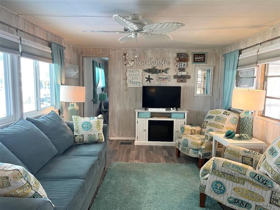 待售: $109,500 (2 贝兹, 2 浴室, 672 平方英尺)