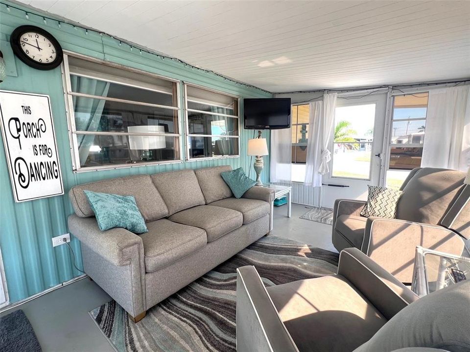 待售: $109,500 (2 贝兹, 2 浴室, 672 平方英尺)