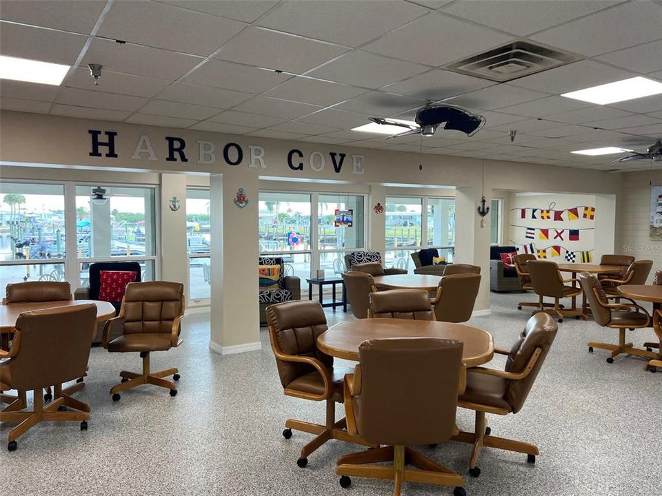 待售: $109,500 (2 贝兹, 2 浴室, 672 平方英尺)