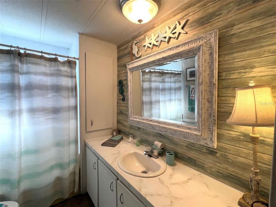 待售: $109,500 (2 贝兹, 2 浴室, 672 平方英尺)