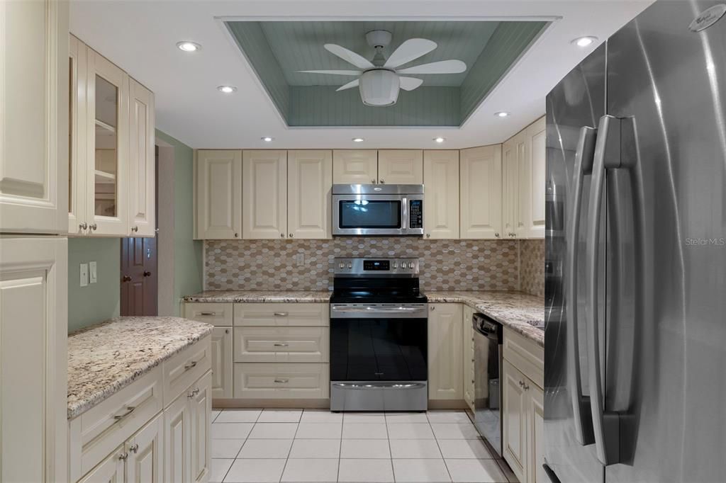 For Sale: $339,900 (2 beds, 2 baths, 1548 Square Feet)