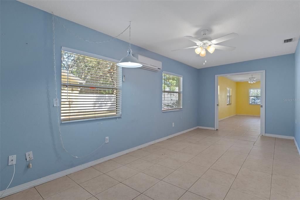 For Sale: $339,900 (2 beds, 2 baths, 1548 Square Feet)