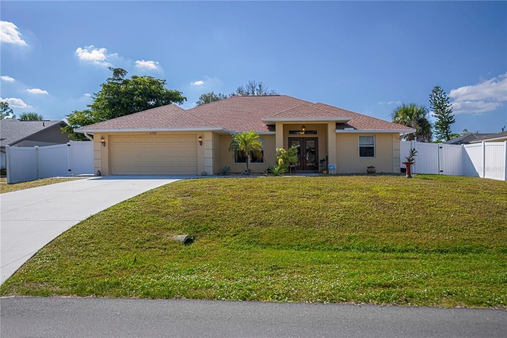 Active With Contract: $309,900 (2 beds, 2 baths, 1786 Square Feet)