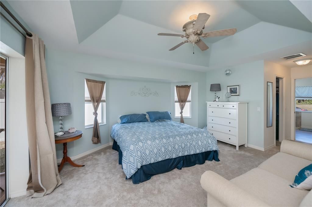 Active With Contract: $309,900 (2 beds, 2 baths, 1786 Square Feet)