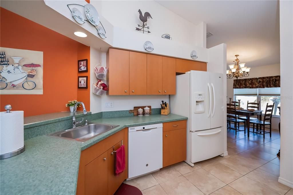 Active With Contract: $309,900 (2 beds, 2 baths, 1786 Square Feet)