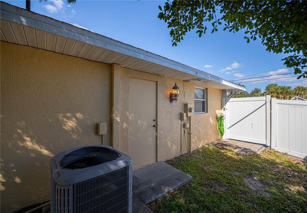 Active With Contract: $309,900 (2 beds, 2 baths, 1786 Square Feet)