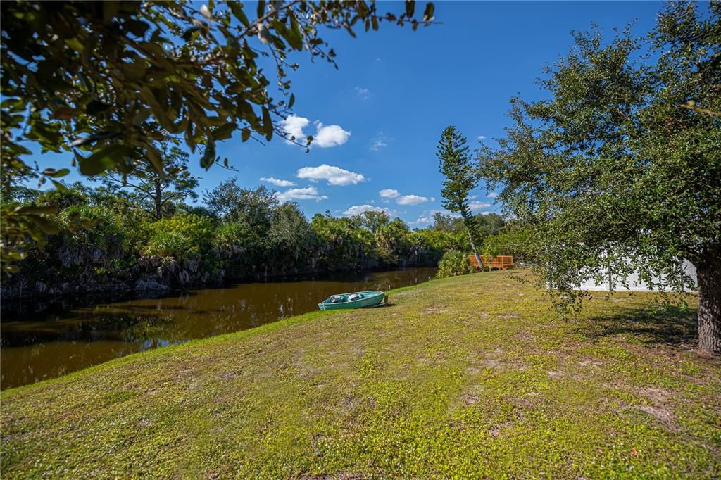 Active With Contract: $309,900 (2 beds, 2 baths, 1786 Square Feet)