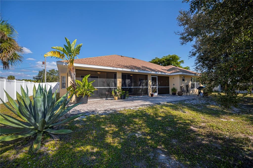 Active With Contract: $309,900 (2 beds, 2 baths, 1786 Square Feet)