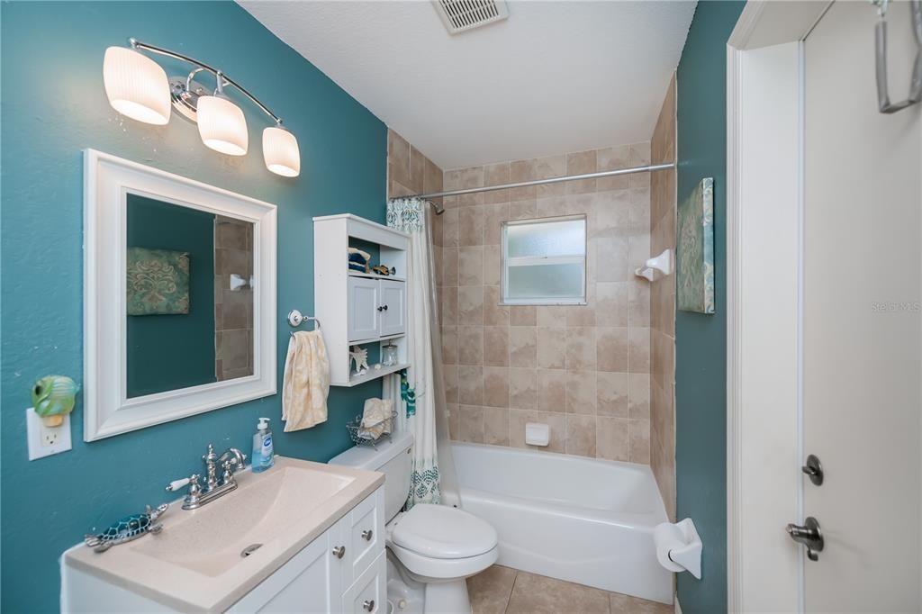 Active With Contract: $309,900 (2 beds, 2 baths, 1786 Square Feet)