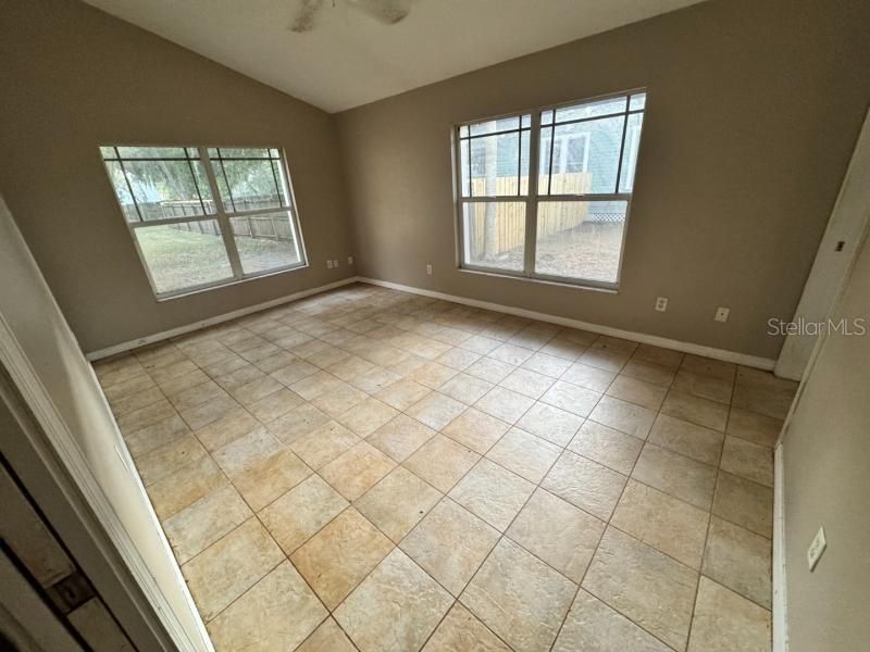 For Sale: $249,900 (2 beds, 2 baths, 1072 Square Feet)