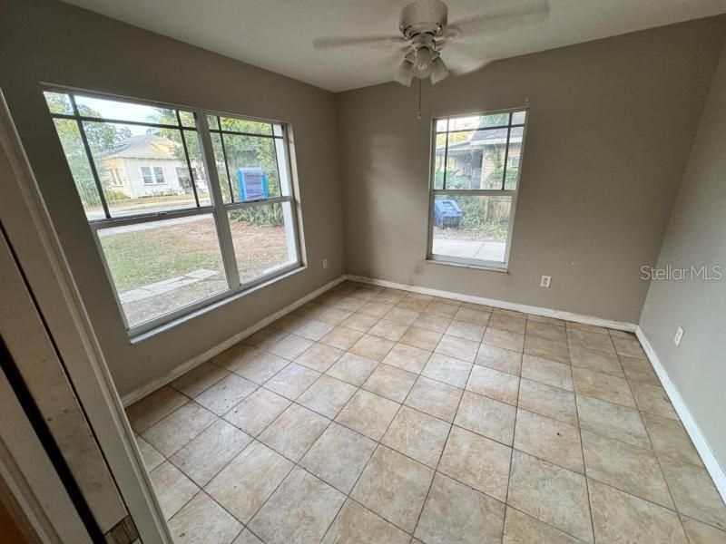 For Sale: $249,900 (2 beds, 2 baths, 1072 Square Feet)