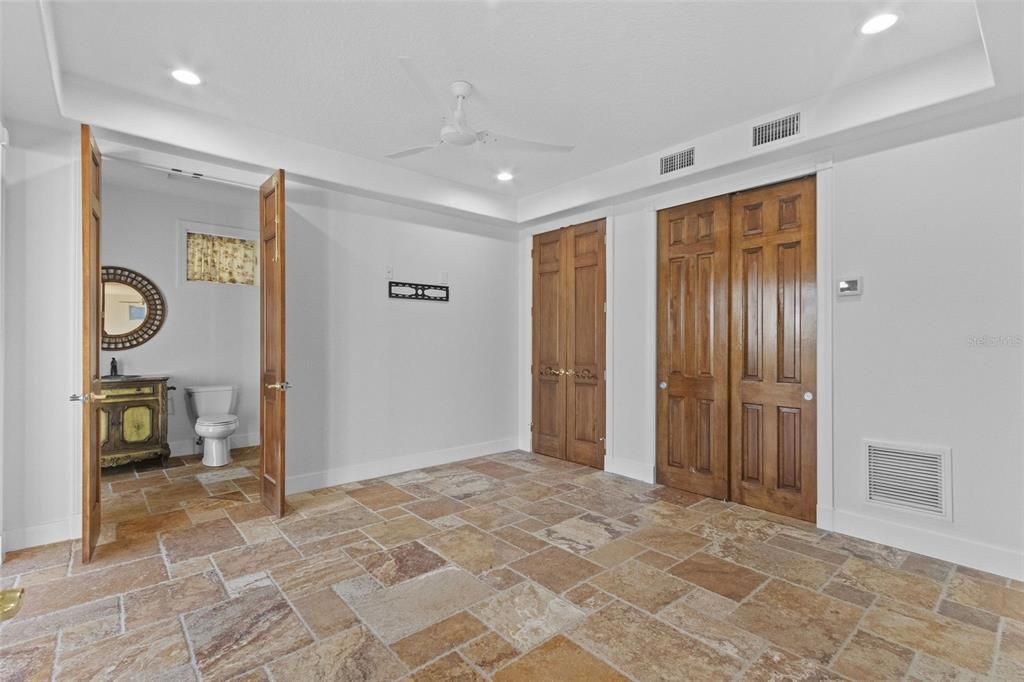 For Sale: $3,650,000 (5 beds, 4 baths, 6310 Square Feet)