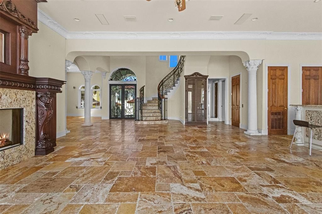 For Sale: $3,650,000 (5 beds, 4 baths, 6310 Square Feet)