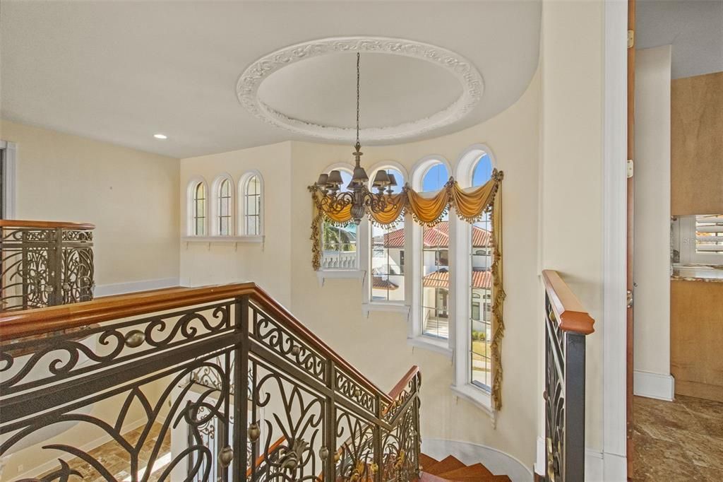 For Sale: $3,650,000 (5 beds, 4 baths, 6310 Square Feet)