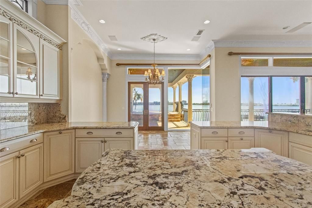 For Sale: $3,650,000 (5 beds, 4 baths, 6310 Square Feet)