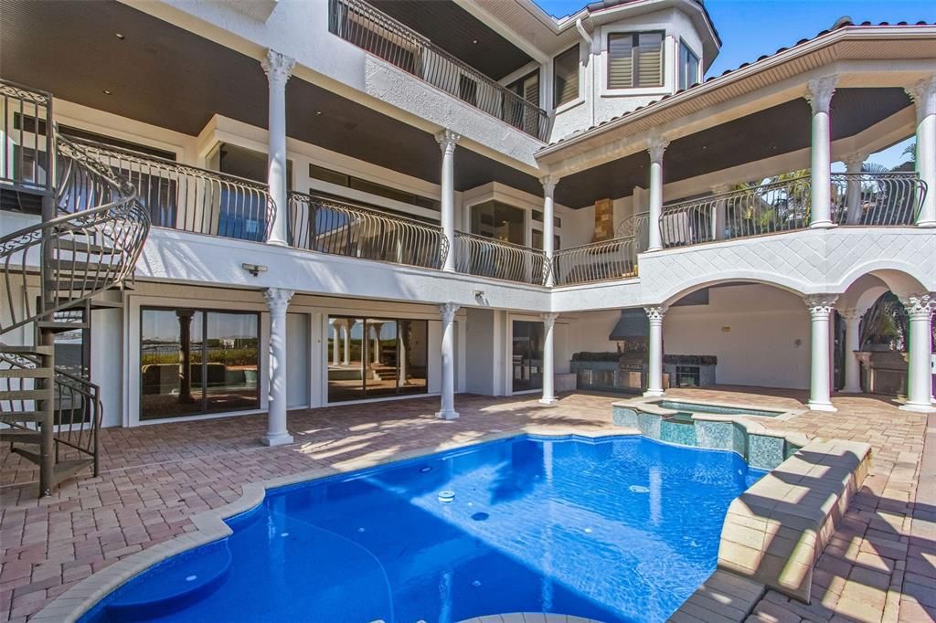 For Sale: $3,650,000 (5 beds, 4 baths, 6310 Square Feet)