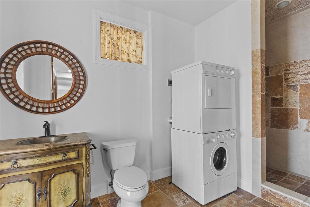 For Sale: $3,650,000 (5 beds, 4 baths, 6310 Square Feet)