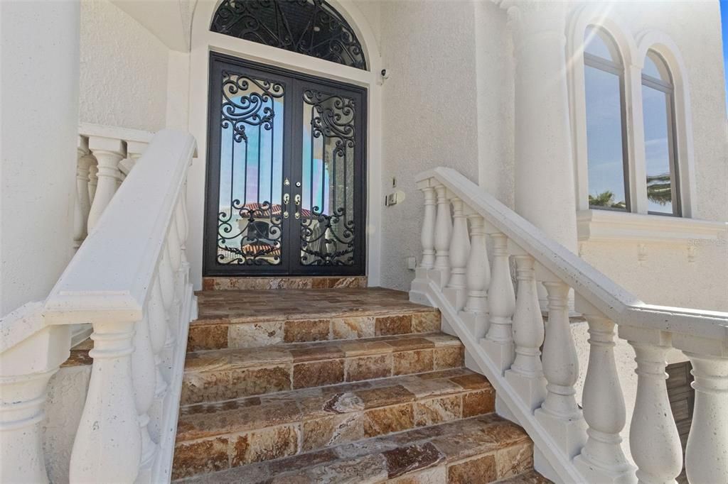 For Sale: $3,650,000 (5 beds, 4 baths, 6310 Square Feet)