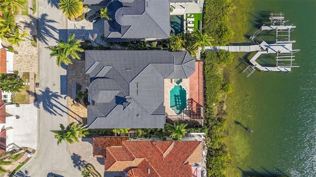 For Sale: $3,650,000 (5 beds, 4 baths, 6310 Square Feet)