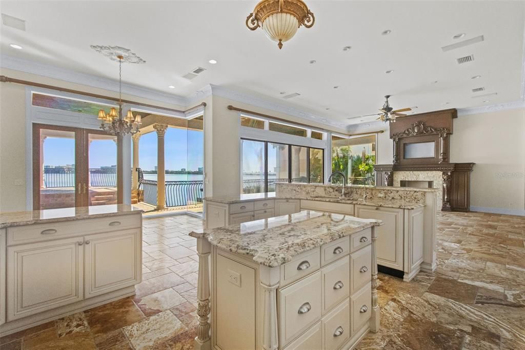 For Sale: $3,650,000 (5 beds, 4 baths, 6310 Square Feet)